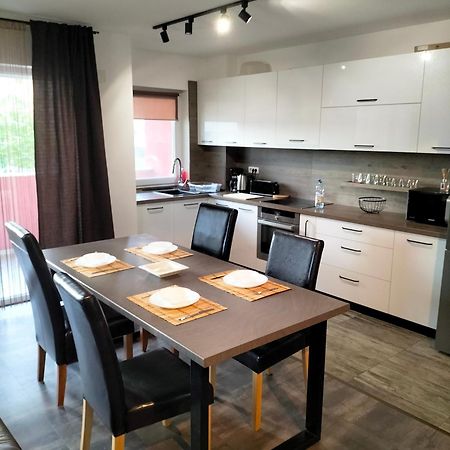 Apartamento Lotus Area On Oradea Exterior foto